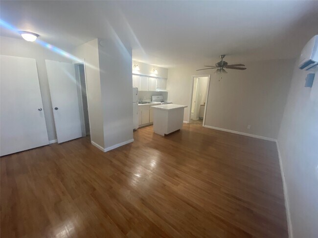 Photo - 502 W Alabama St Unit 24