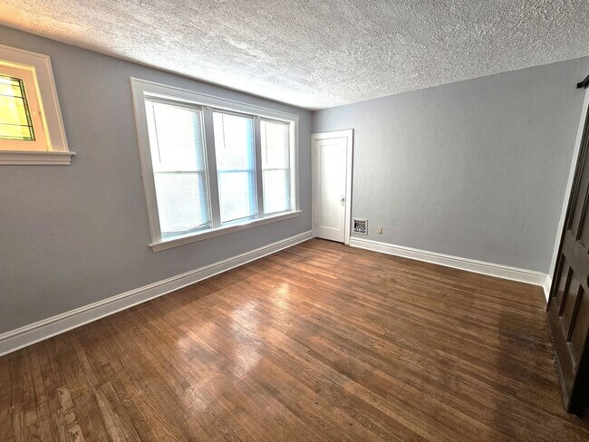 Photo - 4953 Holly Hills Ave Unit 4953A (2F)