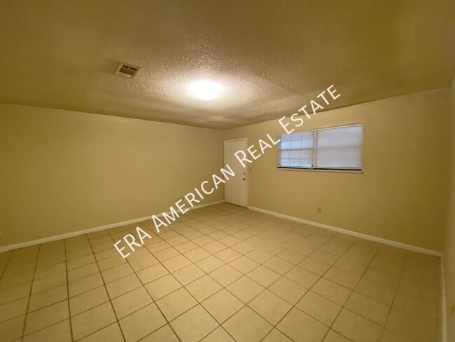 Photo - 129 Twin Trees Dr