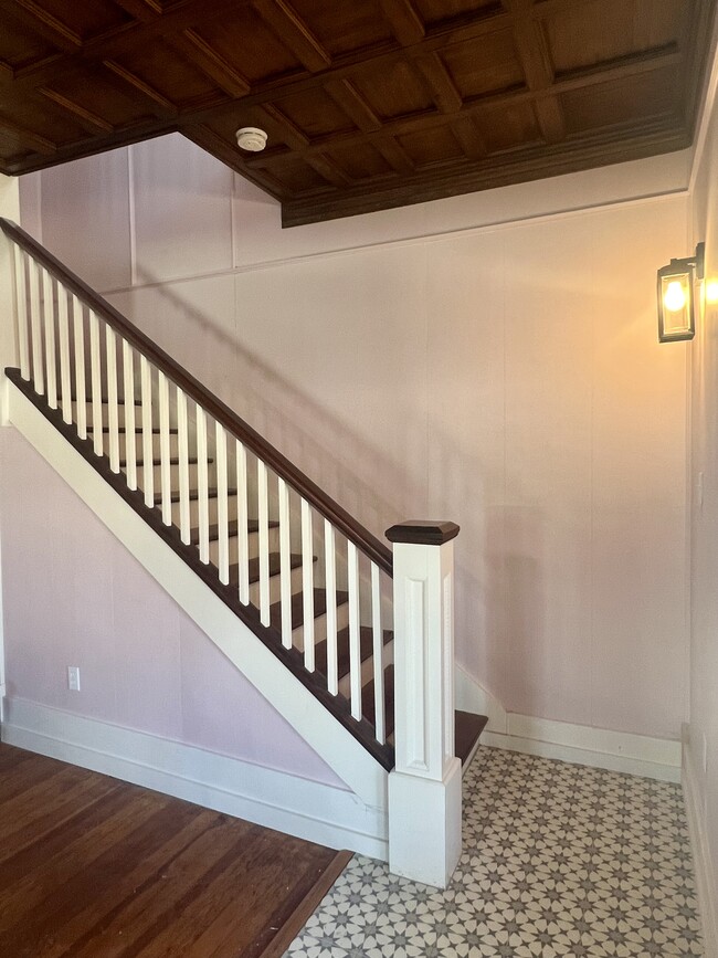 Photo - 2115 Johnson St