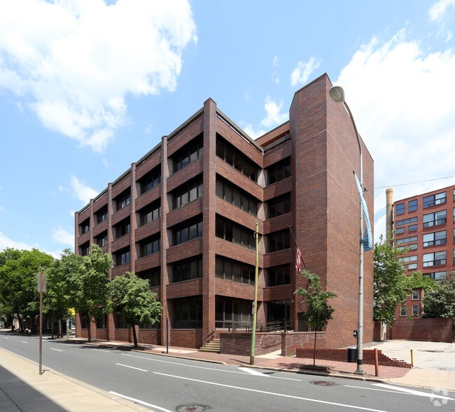 Primary Photo - 125-127 N 4th St