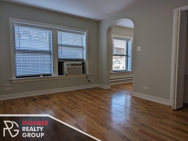 Photo - 550 W Arlington Pl Apartments
