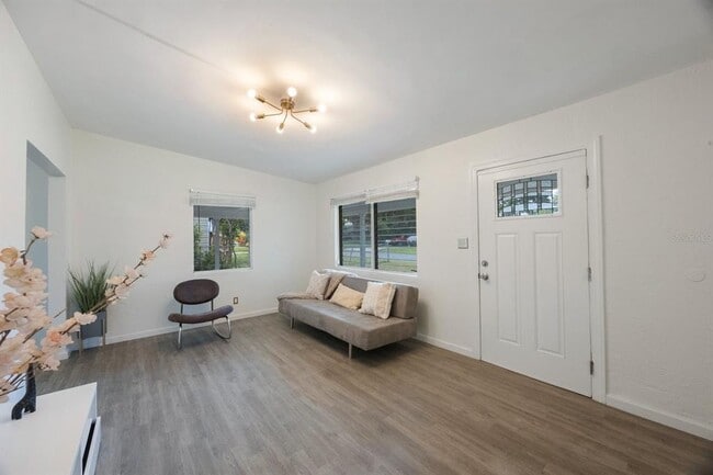 Photo - 5481 47th Ave N