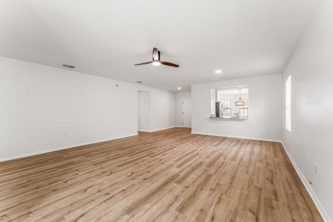 Photo - Charming 3 Bed, 2 Bath with Scenic Views i...
