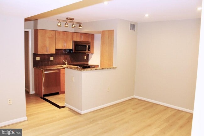 Photo - 1010 22nd St NW