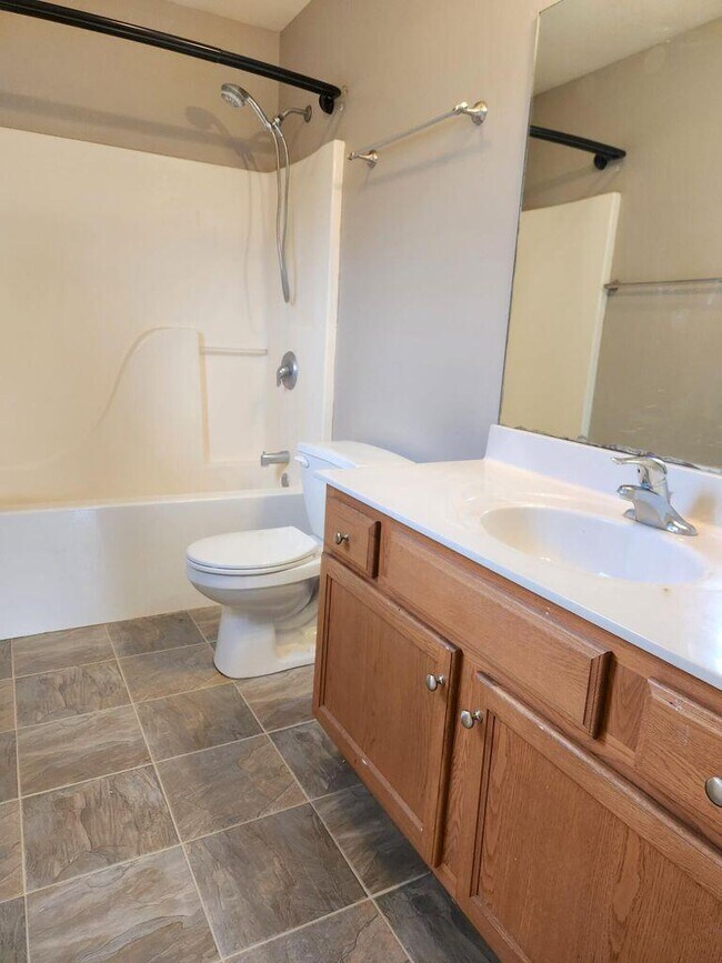 Photo - 313 Bay Pointe Ln