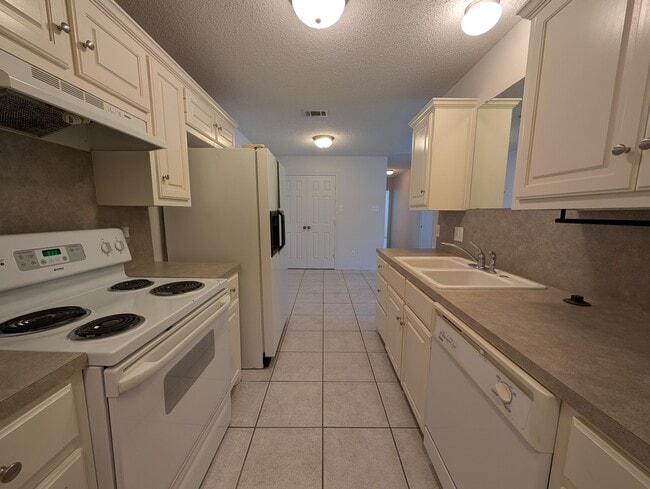 Photo - 2413 87th St