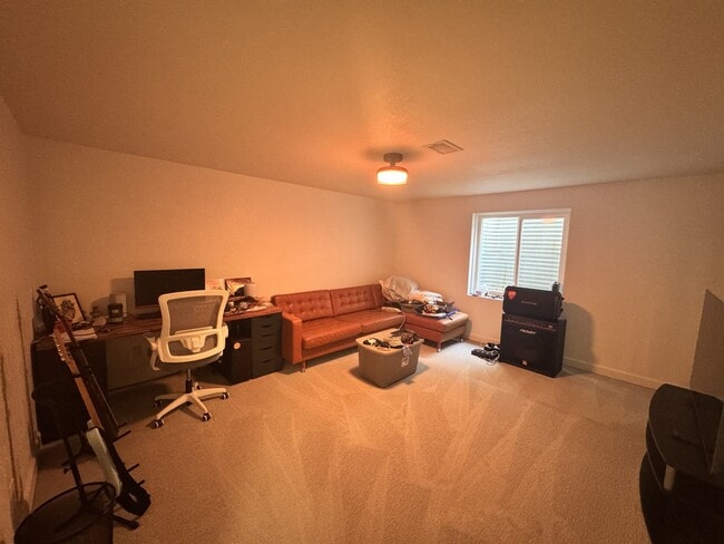 6235 W Floyd Ave