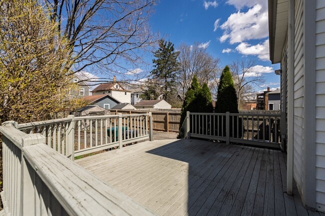 Photo - 2892 Markbreit Ave