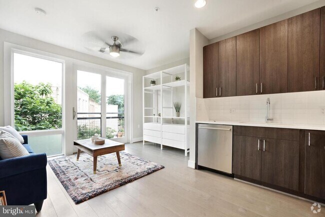 Building Photo - 1500 Pennsylvania Ave. SE Unit 202 Rental