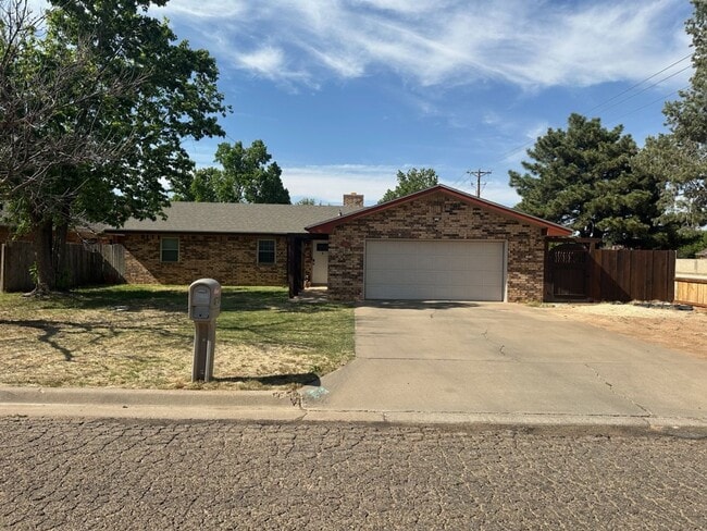 Building Photo - 3724 Tom Watson Dr