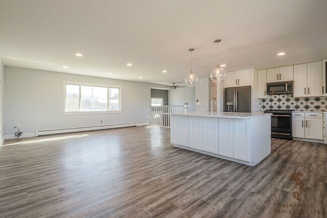 Photo - 467-432 32 Rd