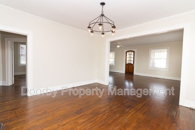 Photo - 2112 Duncan Ave