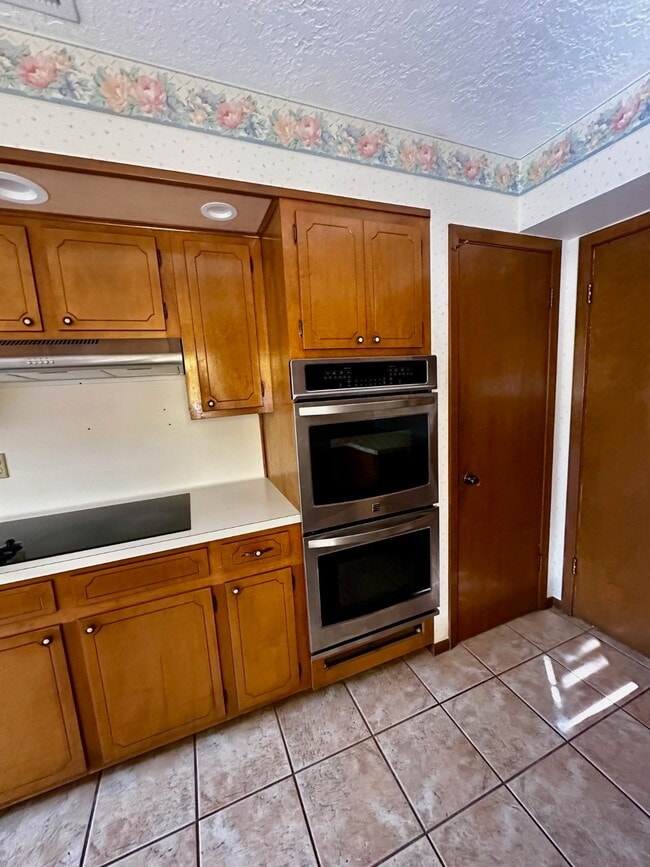 Photo - 1235 Elaine Dr