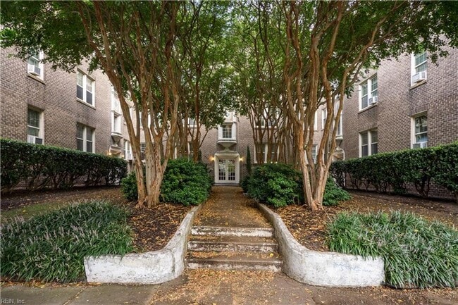 Building Photo - Adorable Condo in Ghent!