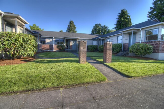 Photo - 7222 East Burnside Unit Apt #3