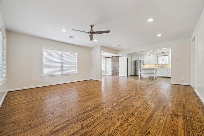 Photo - 1719 W 23rd St