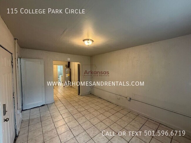 115 College Park Cir