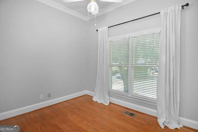 Photo - 534 Allen Rd NE