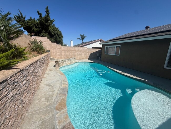 Photo - 1118 Zircon St