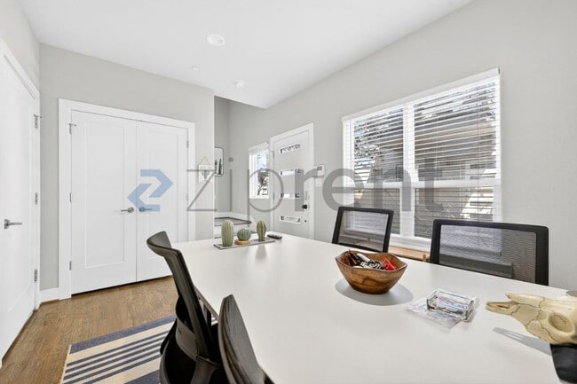 Photo - 4906 Live Oak St