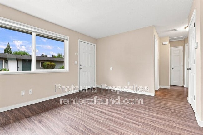 Photo - 742 SE 13th Ave