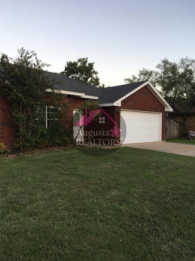 Building Photo - Spacious home in the Wylie district!