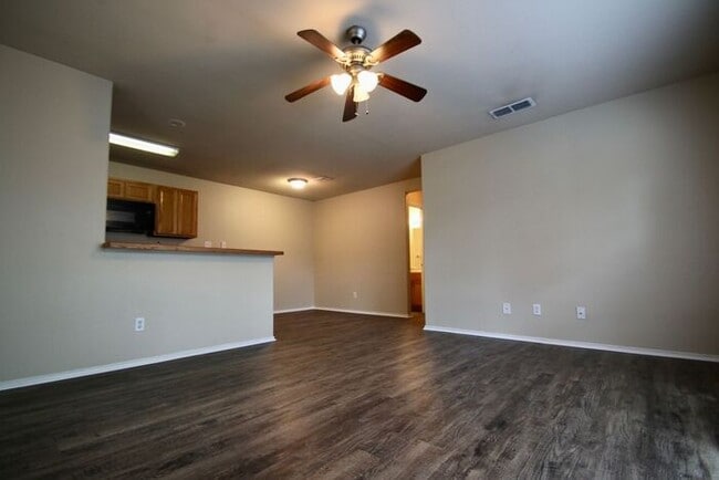 Photo - PERFECT 3/2 Duplex in AWESOME Fort Worth Location! ALL Kitchen Appliances Included ~ Full Size Wa...