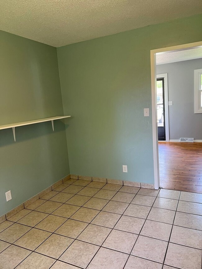 Photo - Simple Home in East Springfield