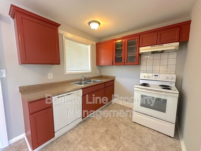 Photo - 4809 The Plaza