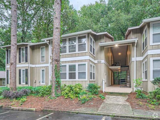Building Photo - Renovated Condo Available in Sandy Springs! Unit 1