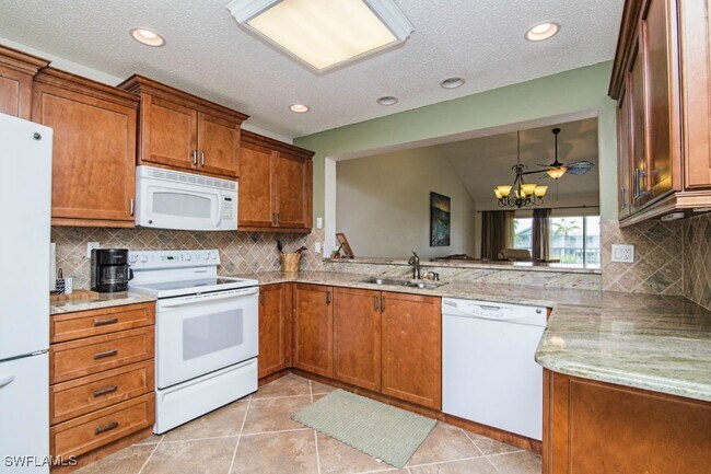 Photo - 180 Furse Lakes Cir Unidad E8