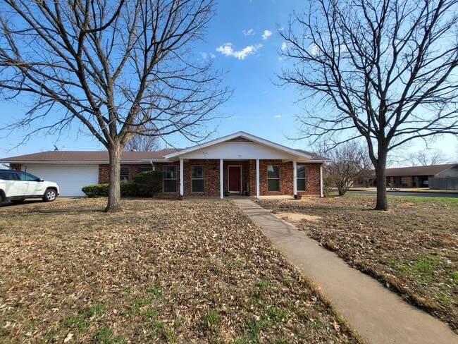 Building Photo - Great home on a corner lot