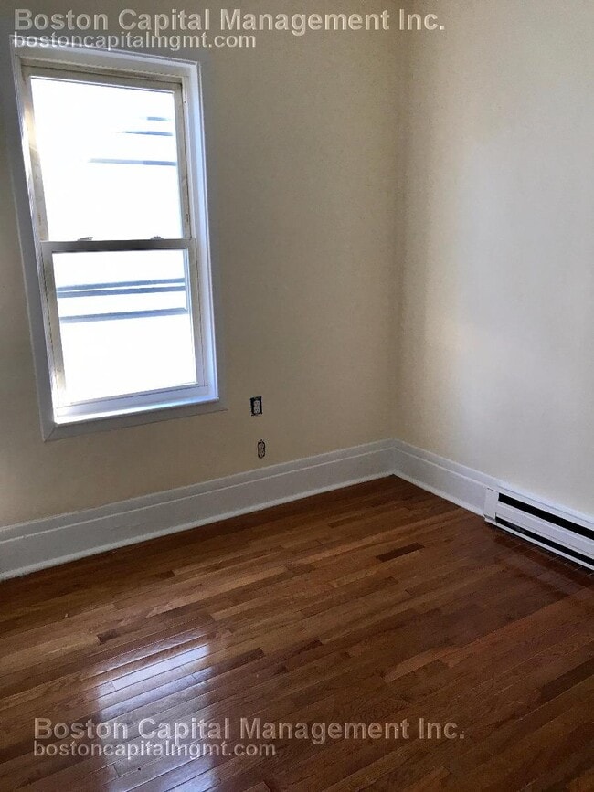 Photo - 78 Malden St Unit 2