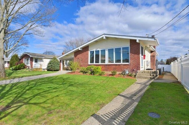 Photo - 10 Pickwick Dr S