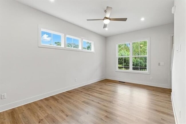 Photo - 170 Color Cir