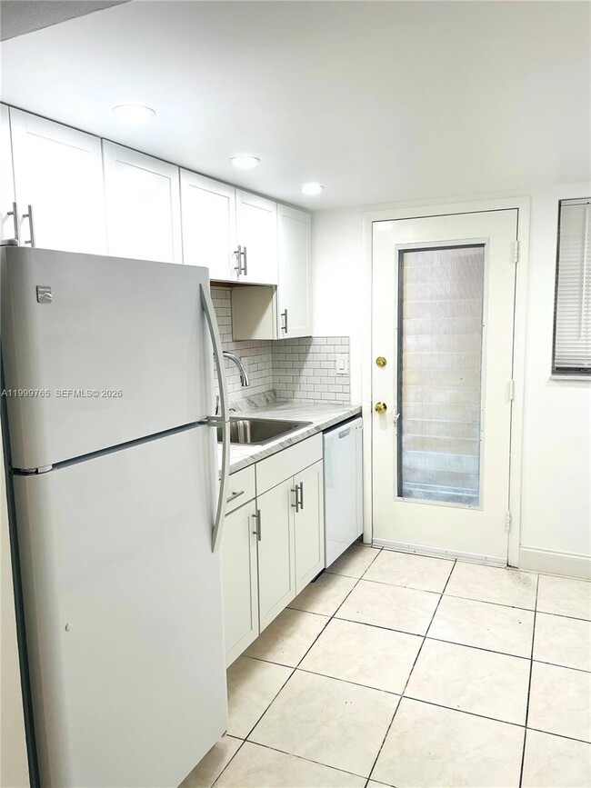 Photo - 11840 NE 19th Dr Unit 5