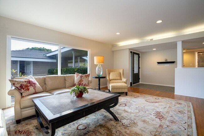 Photo - Furnished, Short & Or Flex term in Lunada Bay