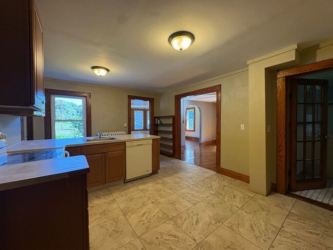 51 Grove St Unit A