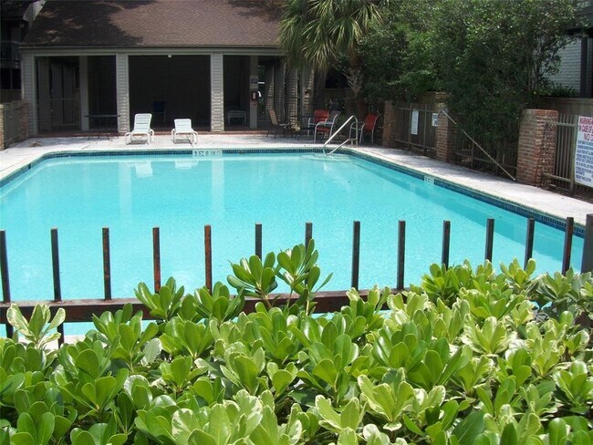 Building Photo - 9707 Richmond Ave. Unit 73