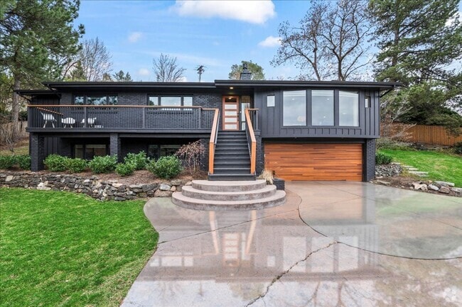 Building Photo - Fully Furnished Luxury Executive Rental
