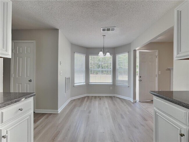 Photo - 205 Oak Terrace Dr
