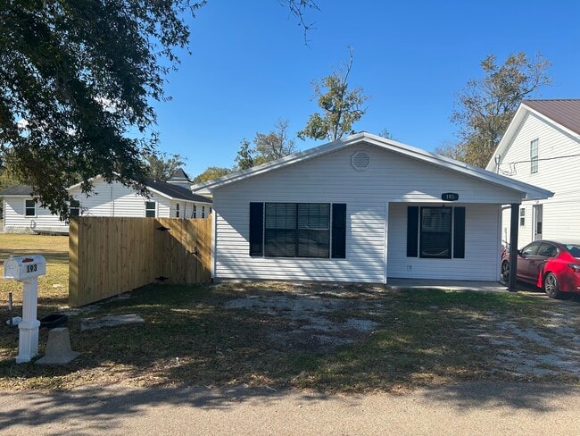 Building Photo - 193 Chevrolet St