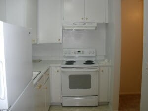 Kitchen - Royal Arms Villa