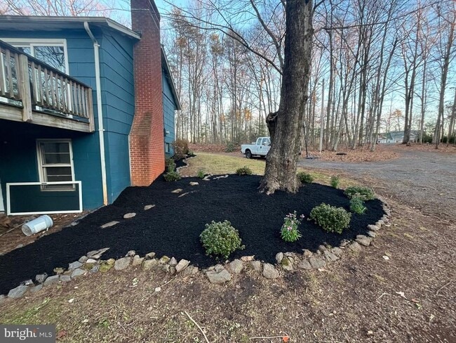 Building Photo - 4127 Cabin Rd