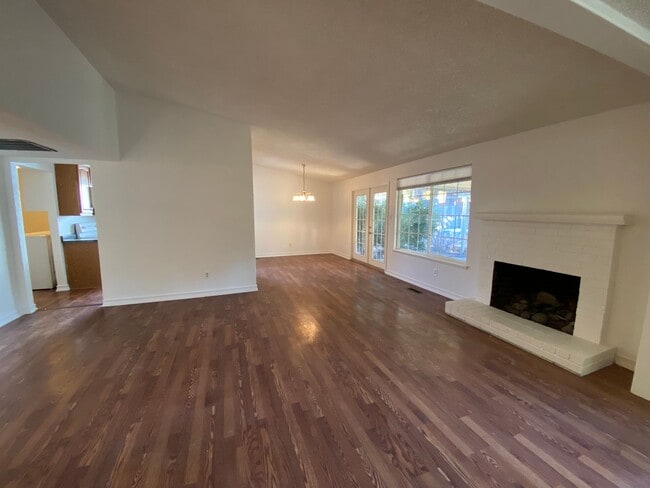 Photo - 843 Glen Martin Dr