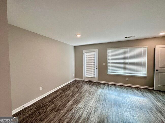 Photo - 306 Ashigan St