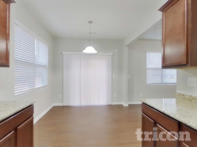 Photo - 2808 St George Ln