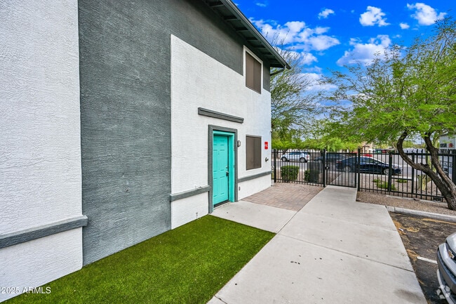 Building Photo - 5010 N 22nd Ave Unit 100 Rental