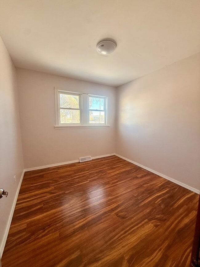 Photo - 3 Bedroom in heart Loves Park